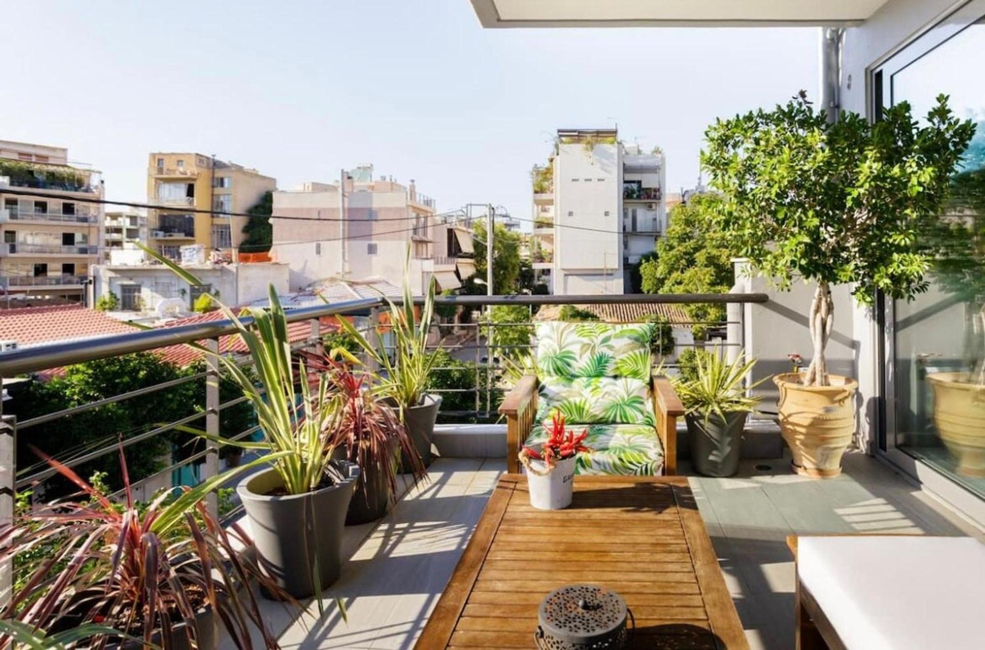 Appartamento Stylish Boutique Loft With Private Balcony Atene Esterno foto