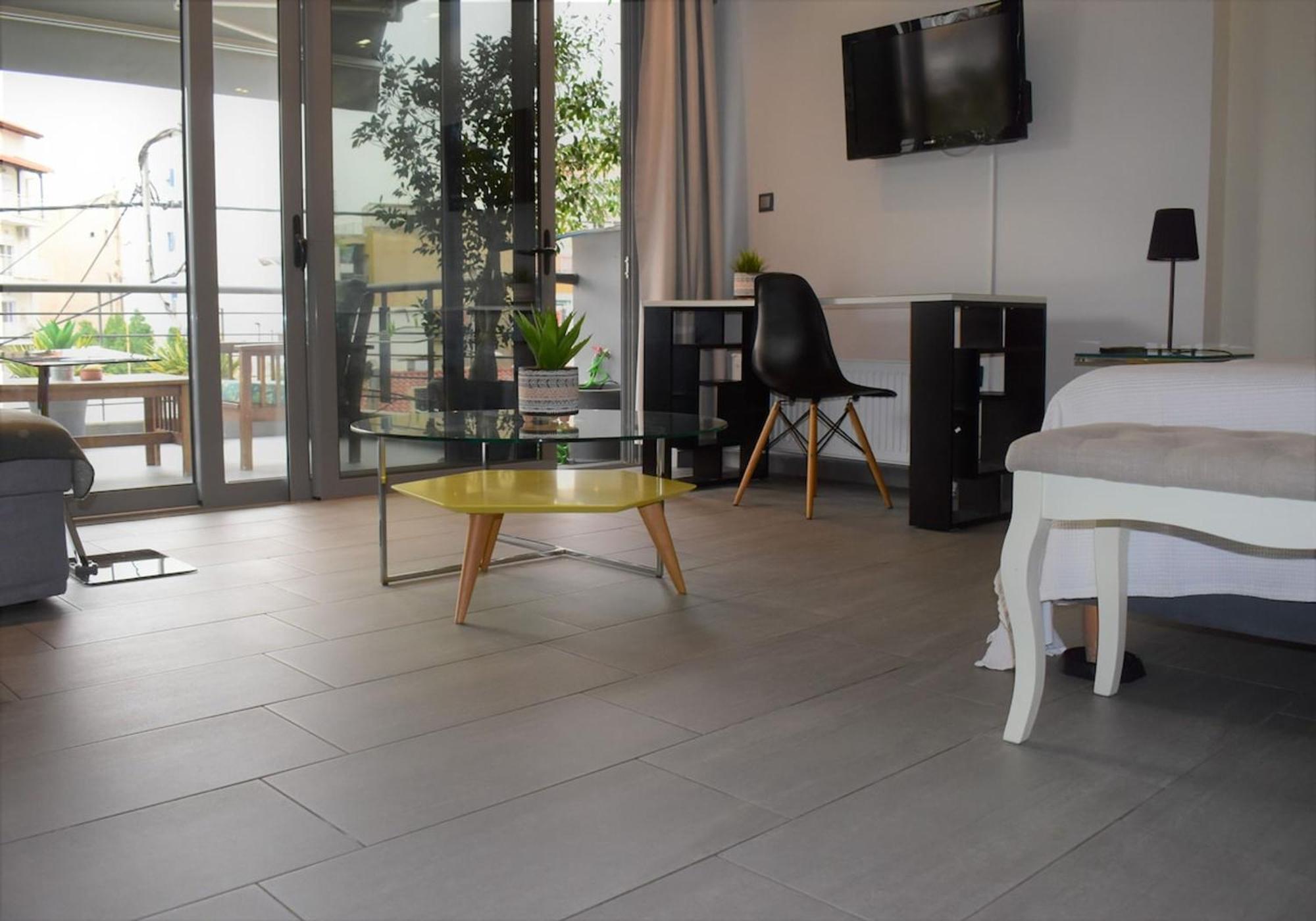 Appartamento Stylish Boutique Loft With Private Balcony Atene Esterno foto