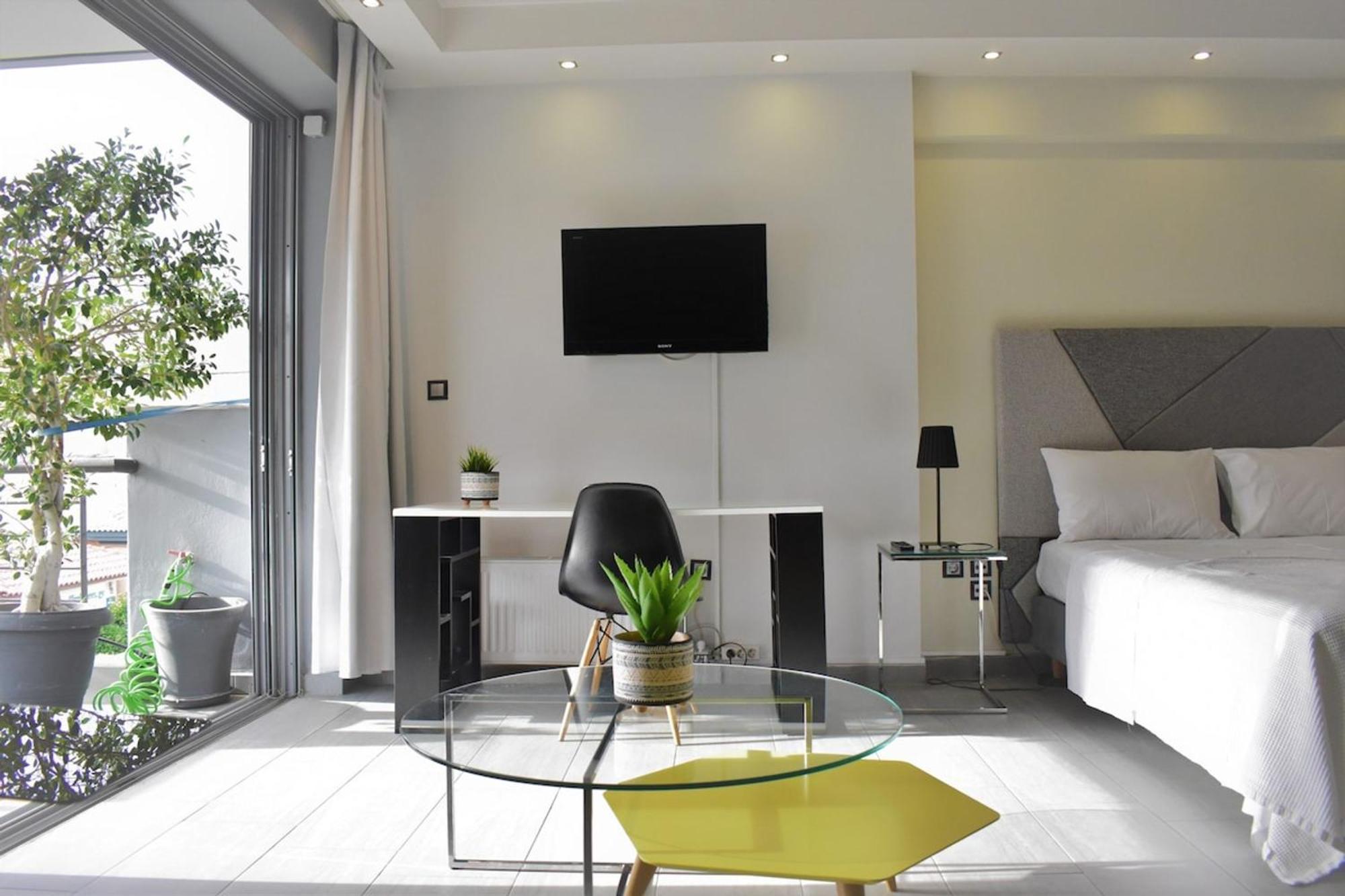 Appartamento Stylish Boutique Loft With Private Balcony Atene Esterno foto